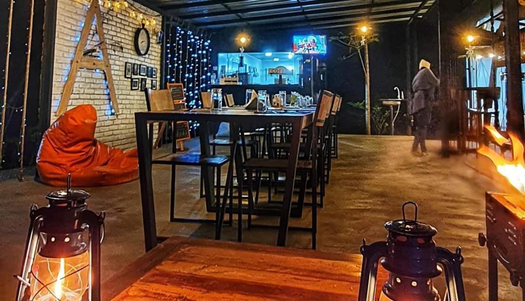 Area 4 Eco Cubes Apartment เอลลา ภายนอก รูปภาพ