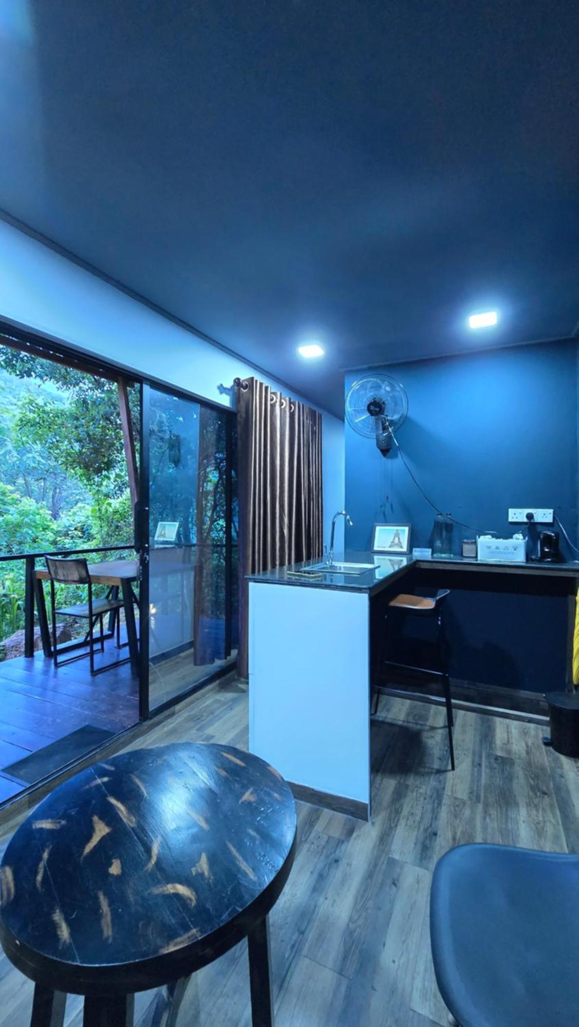 Area 4 Eco Cubes Apartment เอลลา ภายนอก รูปภาพ