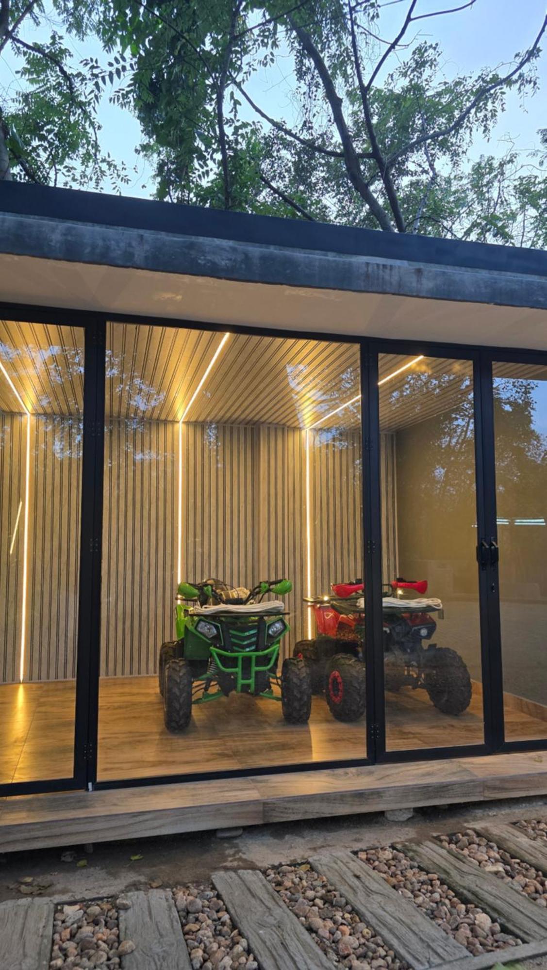 Area 4 Eco Cubes Apartment เอลลา ภายนอก รูปภาพ